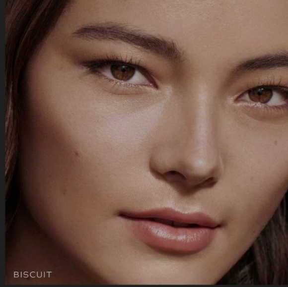 Westman Atelier MINI Petite Trace Cream Contour Stick BISCUIT. 🌟Host Pick🌟 - Picture 2 of 6